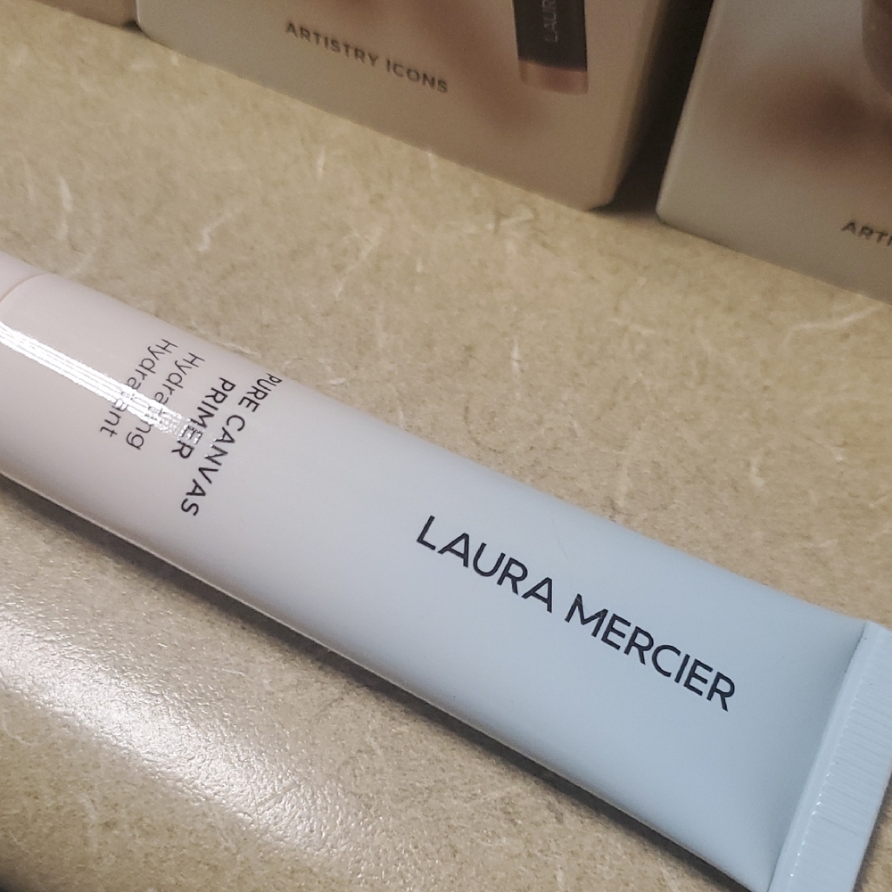 Laura Mercier Pure Canvas Hydrating Primer - White